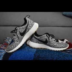 Nike Roshe Run Men’s 10 Rare